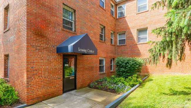 Building Photo - Eagles Crossing Apartments
