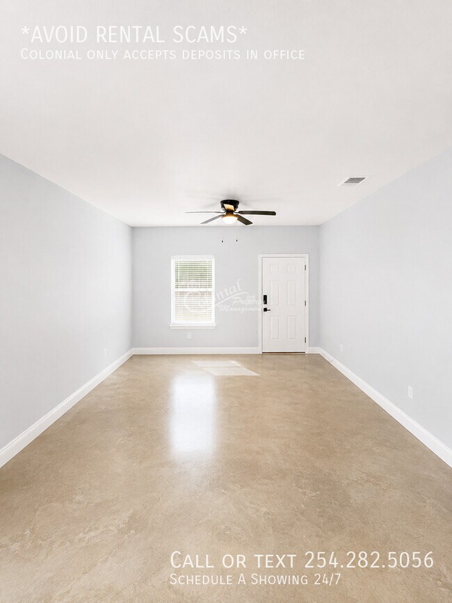 Building Photo - 901 Mimosa St