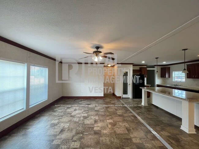 Building Photo - 1556 Flanagan Dr