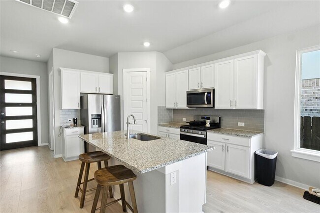 Building Photo - 2105 Suncup St