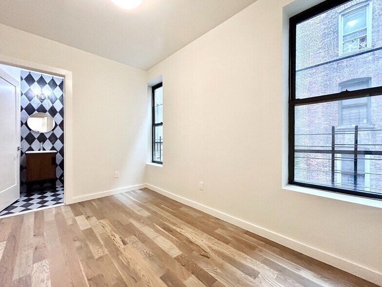 Building Photo - 524 W 134th St