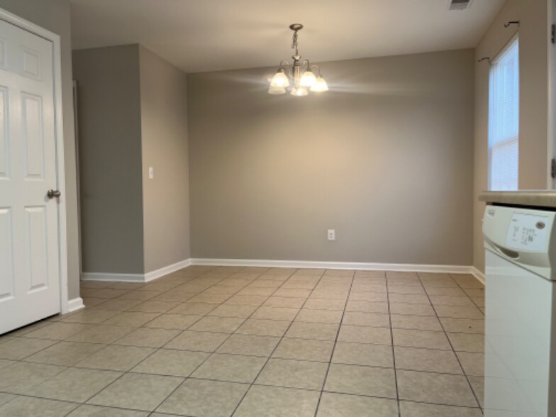 Building Photo - 138 Cambridge Dr