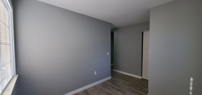 Building Photo - Beautifully Upgraded 1-Bedroom Condo in Do...