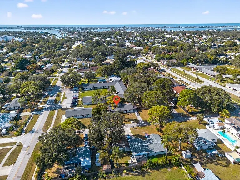 Building Photo - 1684 Martin St