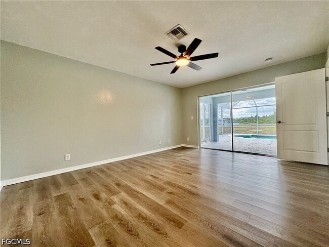 Building Photo - 714 Knox Ave S