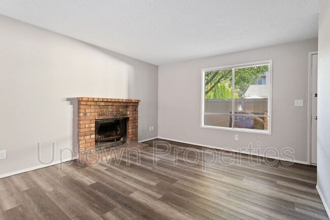 Building Photo - 8315 SE 17th Ave