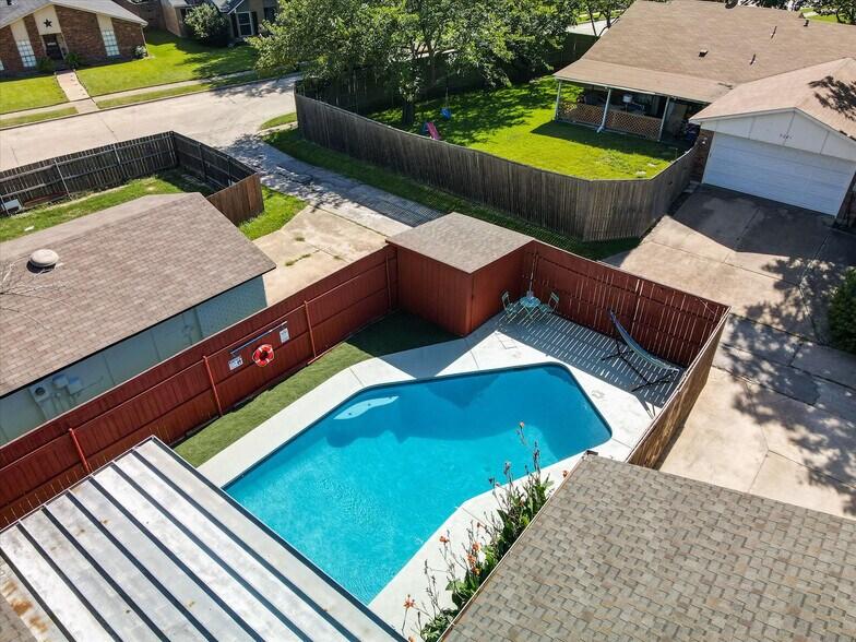 Building Photo - 9230 Millwood Dr