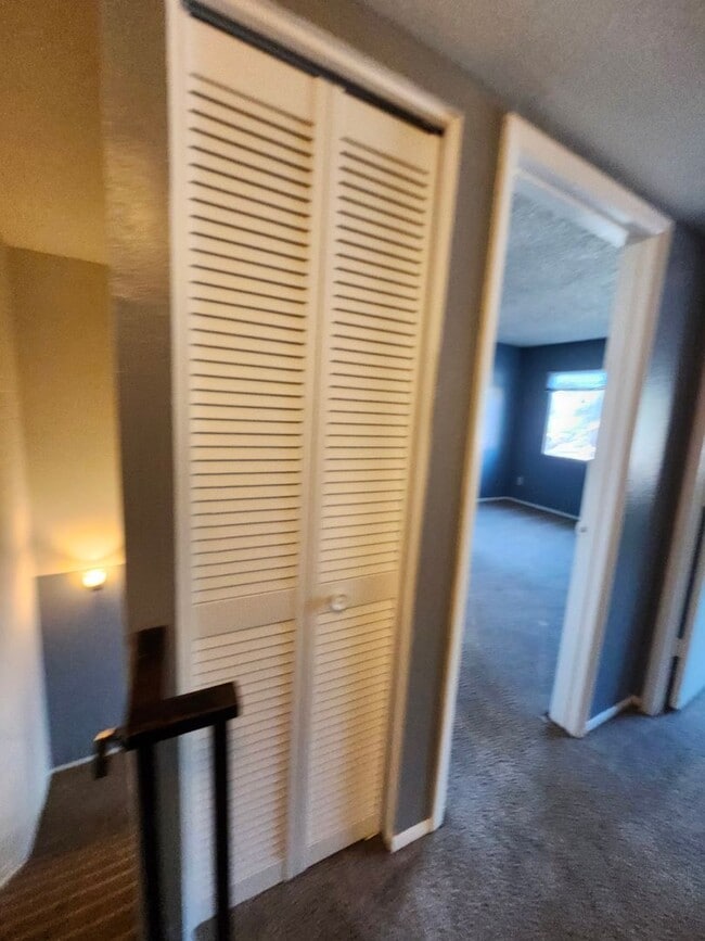 Building Photo - Charming 2-Bedroom Townhome