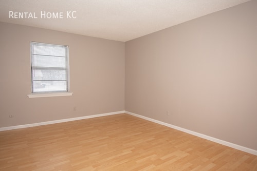 Building Photo - 1515 E Leona-