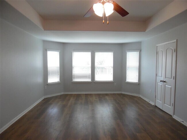 Building Photo - 1217 Peregrine Way