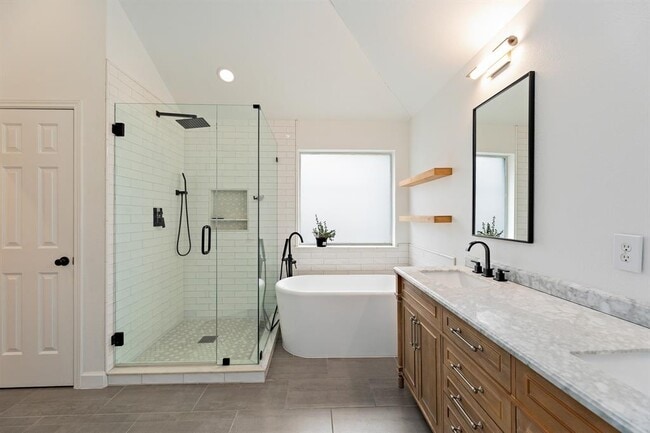 Building Photo - 1816 White Indigo Trail