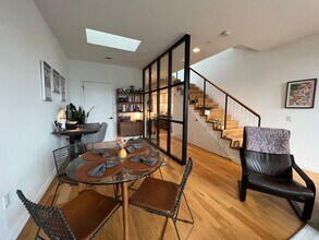 Building Photo - Trendy 1 Bedroom + den in Truxton Circle| Water included!