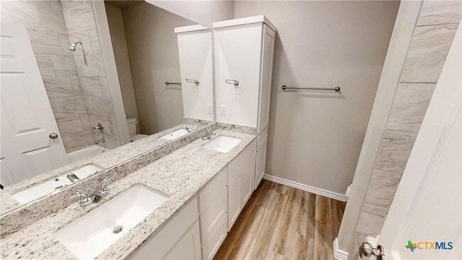 Building Photo - 2107 Wildewood Dr