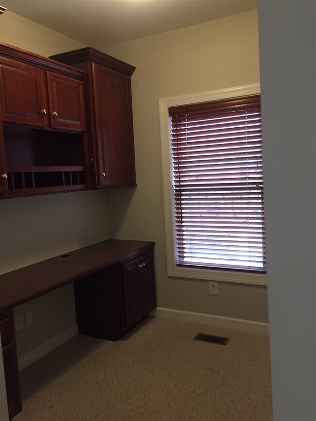 Building Photo - 1288 Chatham Ridge