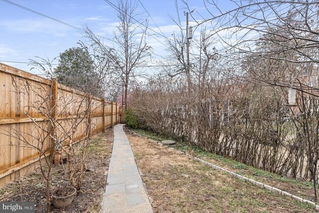 Building Photo - 8336 Wyton Rd