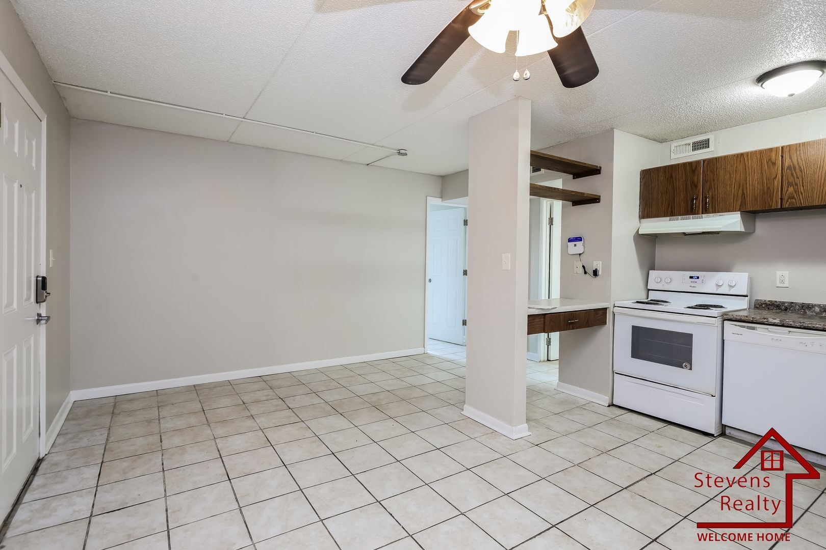 Building Photo - 915 S Seminole Dr