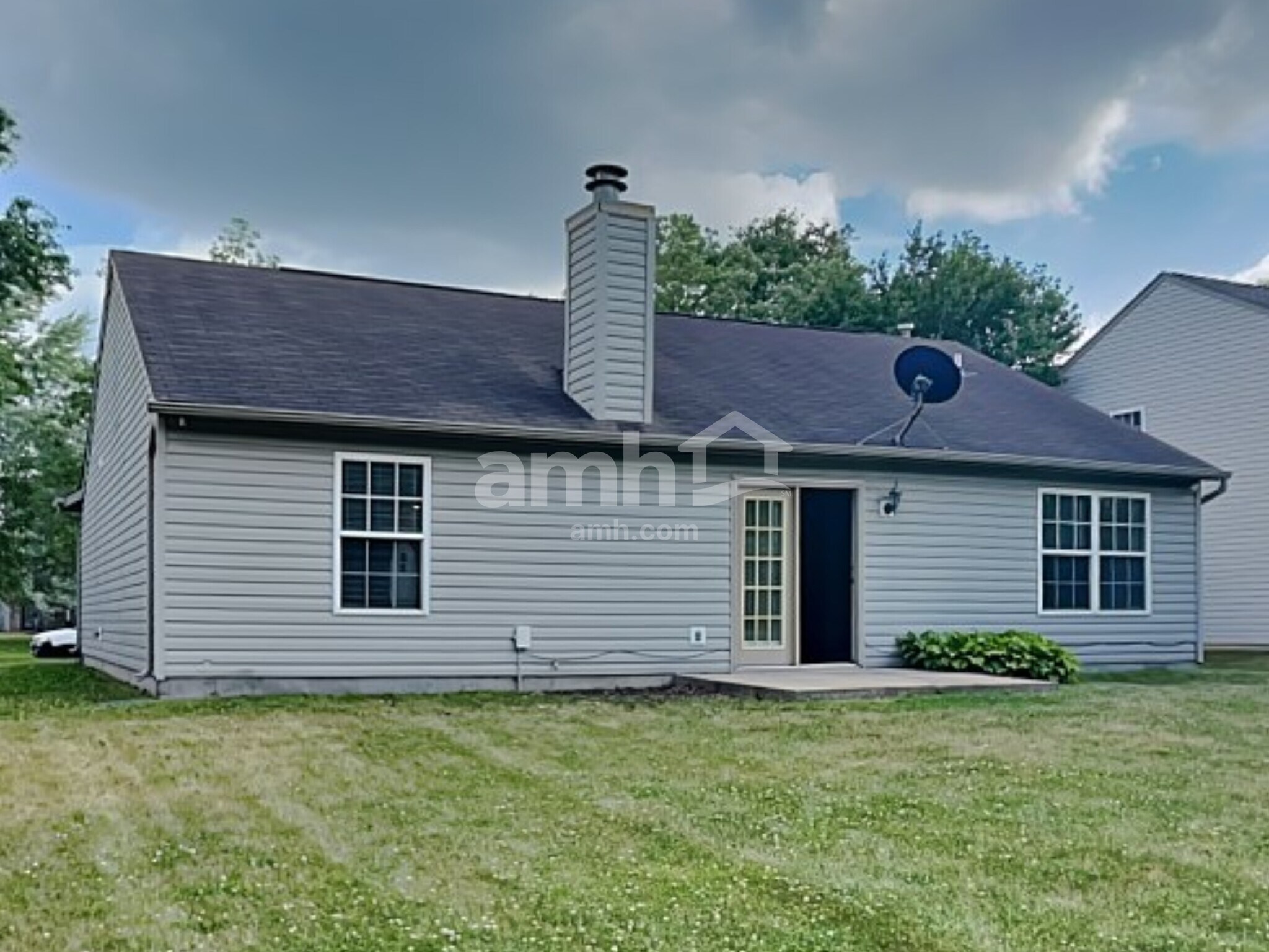 Building Photo - 10684 Summerwood Ln