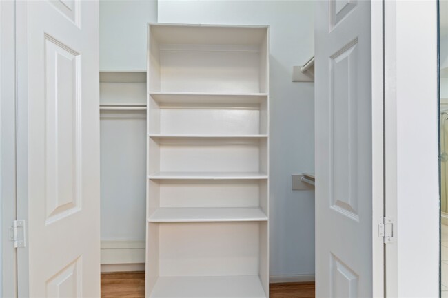 Building Photo - 86 Heathrow Ln