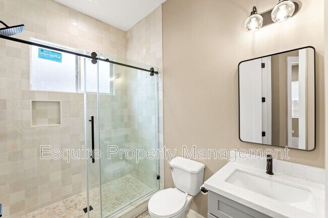 Building Photo - 547 Carty Dr