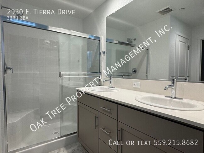 Building Photo - 2930 E Tierra Dr