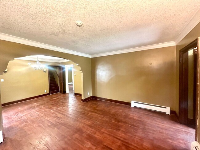 Building Photo - Charming 3 Bedroom Single Family Home Available Now!!