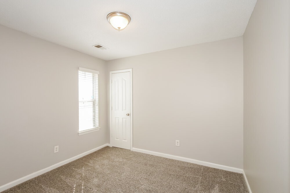 Building Photo - 1651 Thomas St