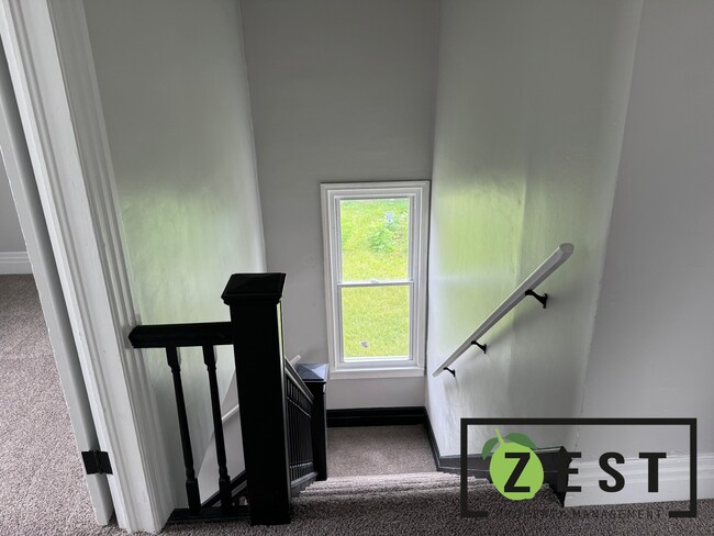 Building Photo - Beautifully Remodeled Home!