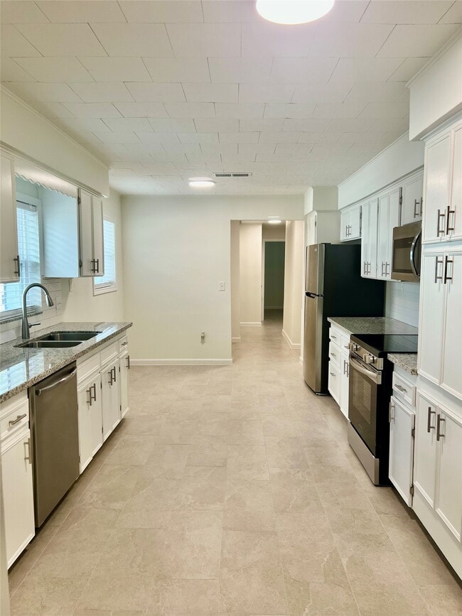 Building Photo - 21510 Ruth Dr