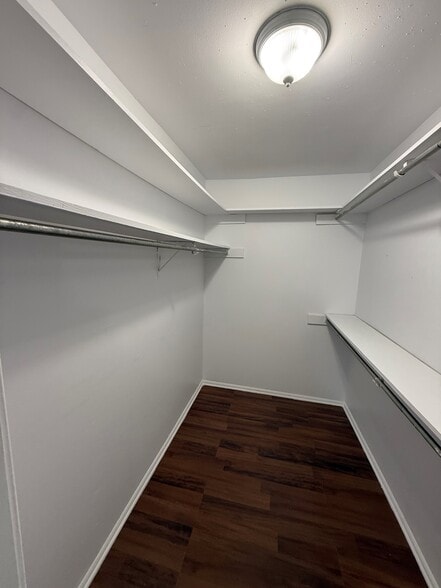 Building Photo - 3320 N Arnoult Rd