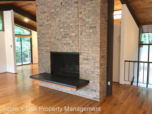 Building Photo - 4 br, 2.5 bath House - 25 Scott Place