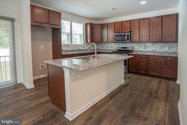 Building Photo - 1600 Hudgins Farm Cir