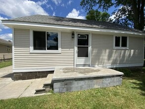 Building Photo - 22011 Maple-