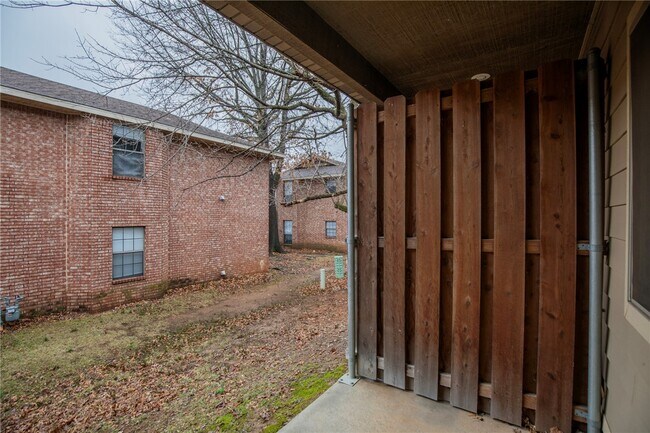 Building Photo - 786 W Breeze Cove