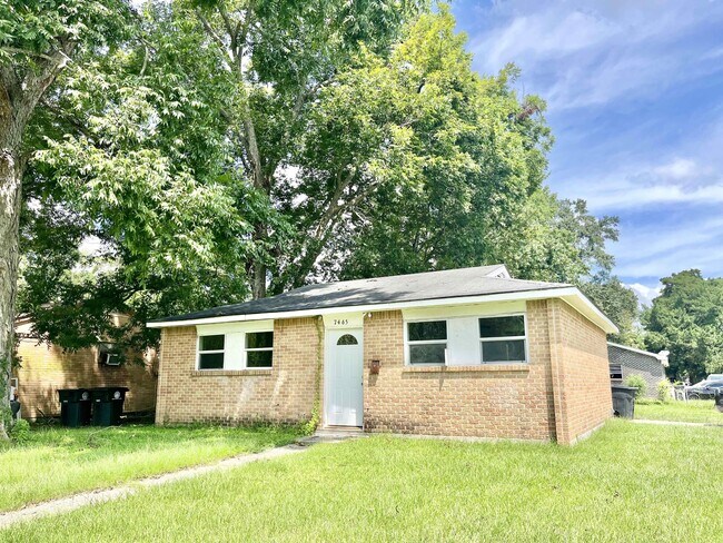 Building Photo - 7465 Whitney Dr