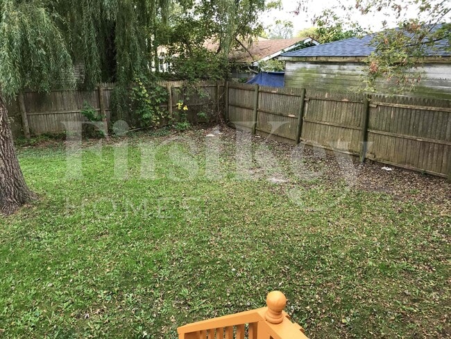 Building Photo - 955 Lorraine Ave