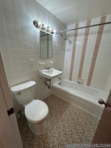 Building Photo - 180 N Beacon St