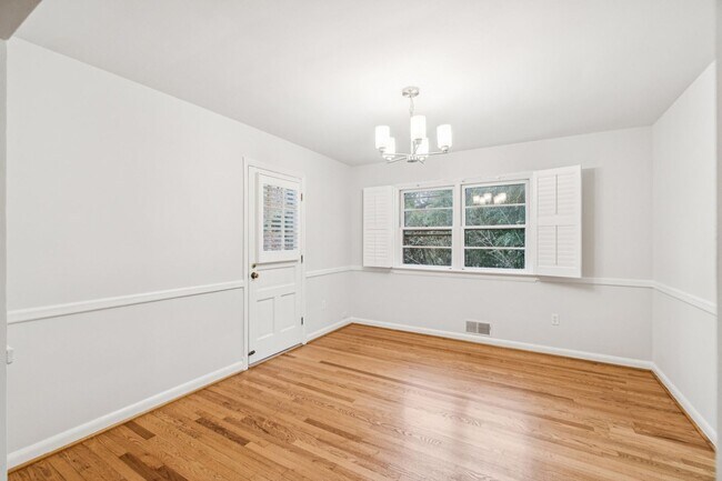 Building Photo - Charming 4BR/2BA Home for Rent in McLean!