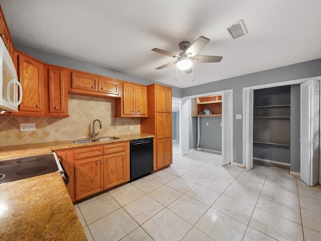 Building Photo - 15522 Winter Briar Dr