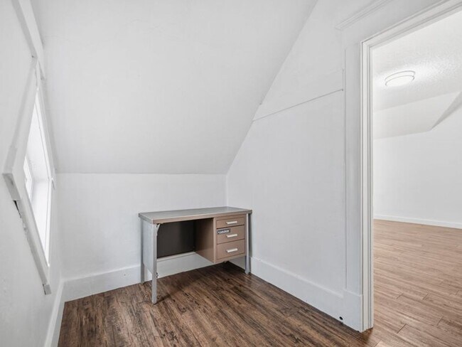 Building Photo - Stunning Updated Home in North Spokane | Bright Interiors, Modern Kitchen & Private Patio