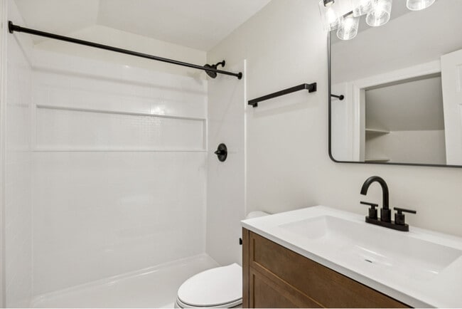 Building Photo - 1332 Columbia Ave