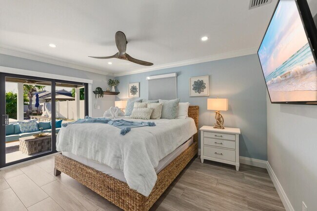 Building Photo - Naples Park PET FRIENDLY POOL HOME - 3BDRM. 2 BATHS