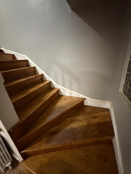 Building Photo - 10 Sacramento St