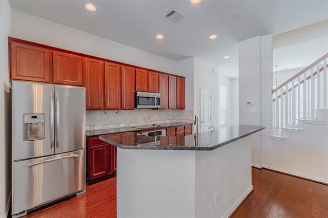 Building Photo - 2326 Stutz Dr