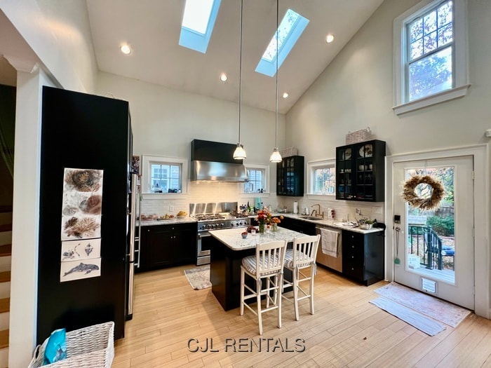 Building Photo - 150 Vassal Ln