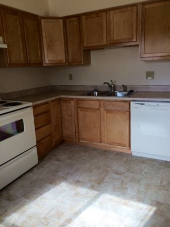 Kitchen - Blakeview  Apartments