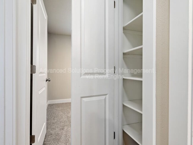 Building Photo - 1351 N Redwood Rd