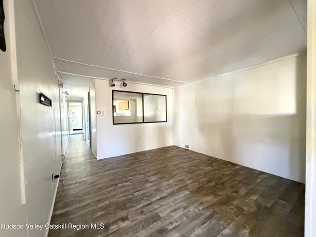 Building Photo - 384 Glenerie Blvd