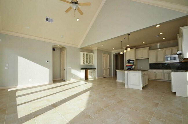 Building Photo - 4802 Fairford Dr