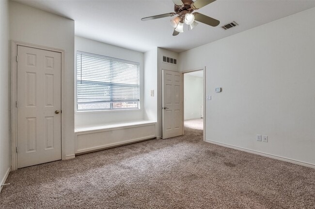 Building Photo - 5901 Glen Heather Dr