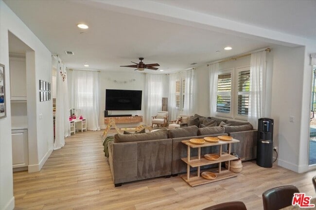 Building Photo - 27336 Ellery Pl
